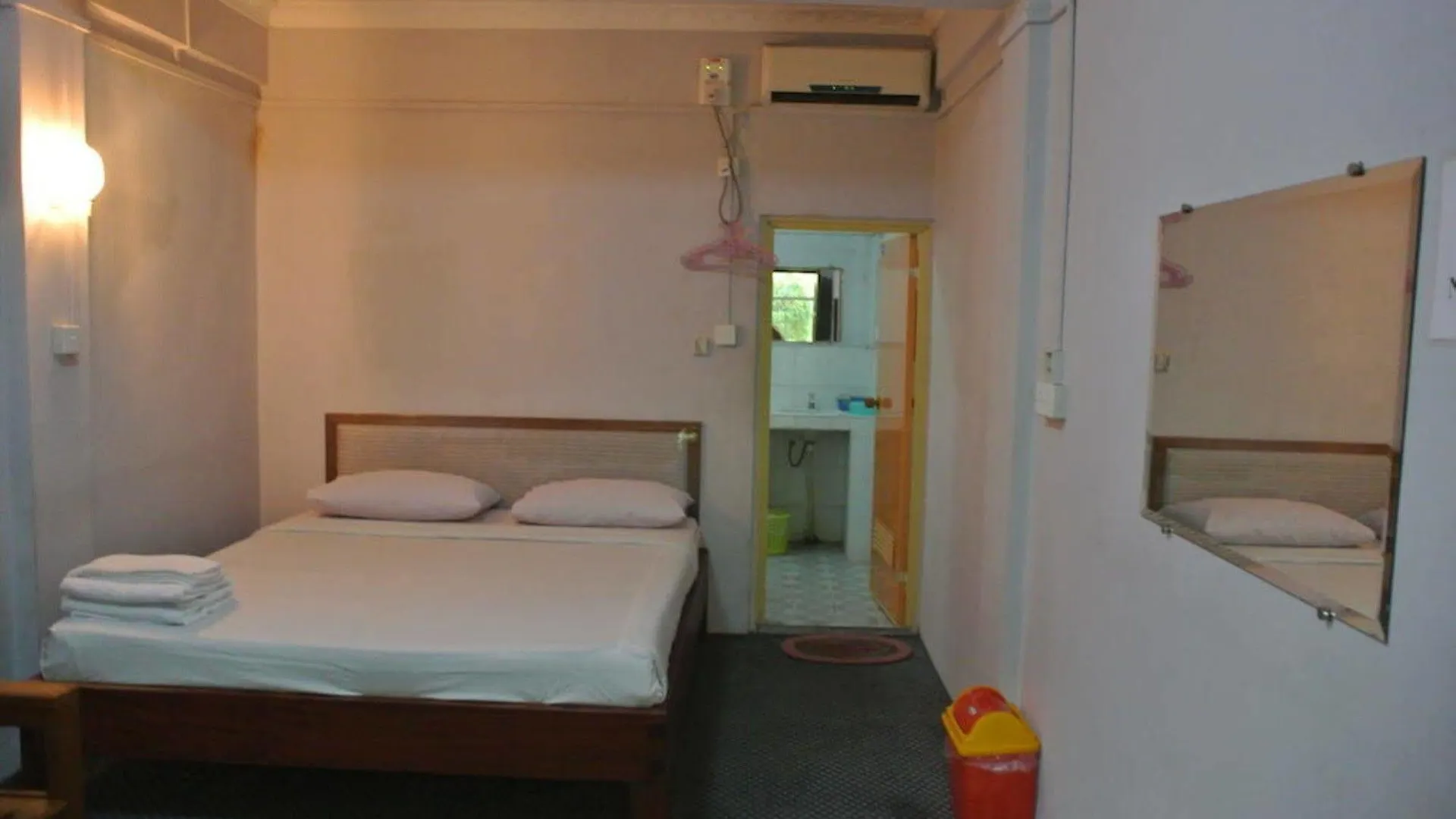 Yaewaddy Motel Yangon 2*,